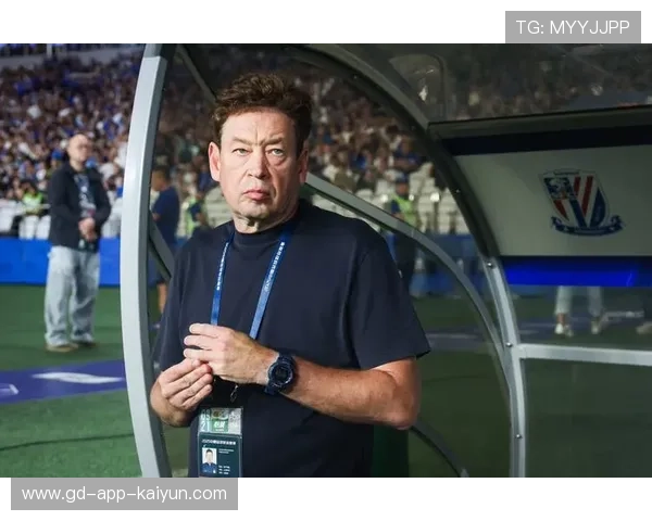 上海申花连续两个赛季获亚军斯卢茨基总结攻防短板